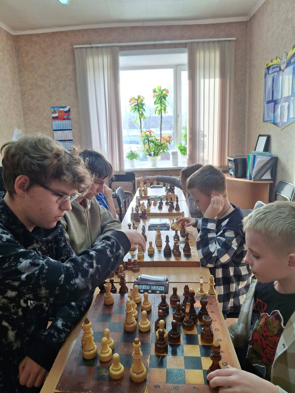 photo 5247235303456575173 y