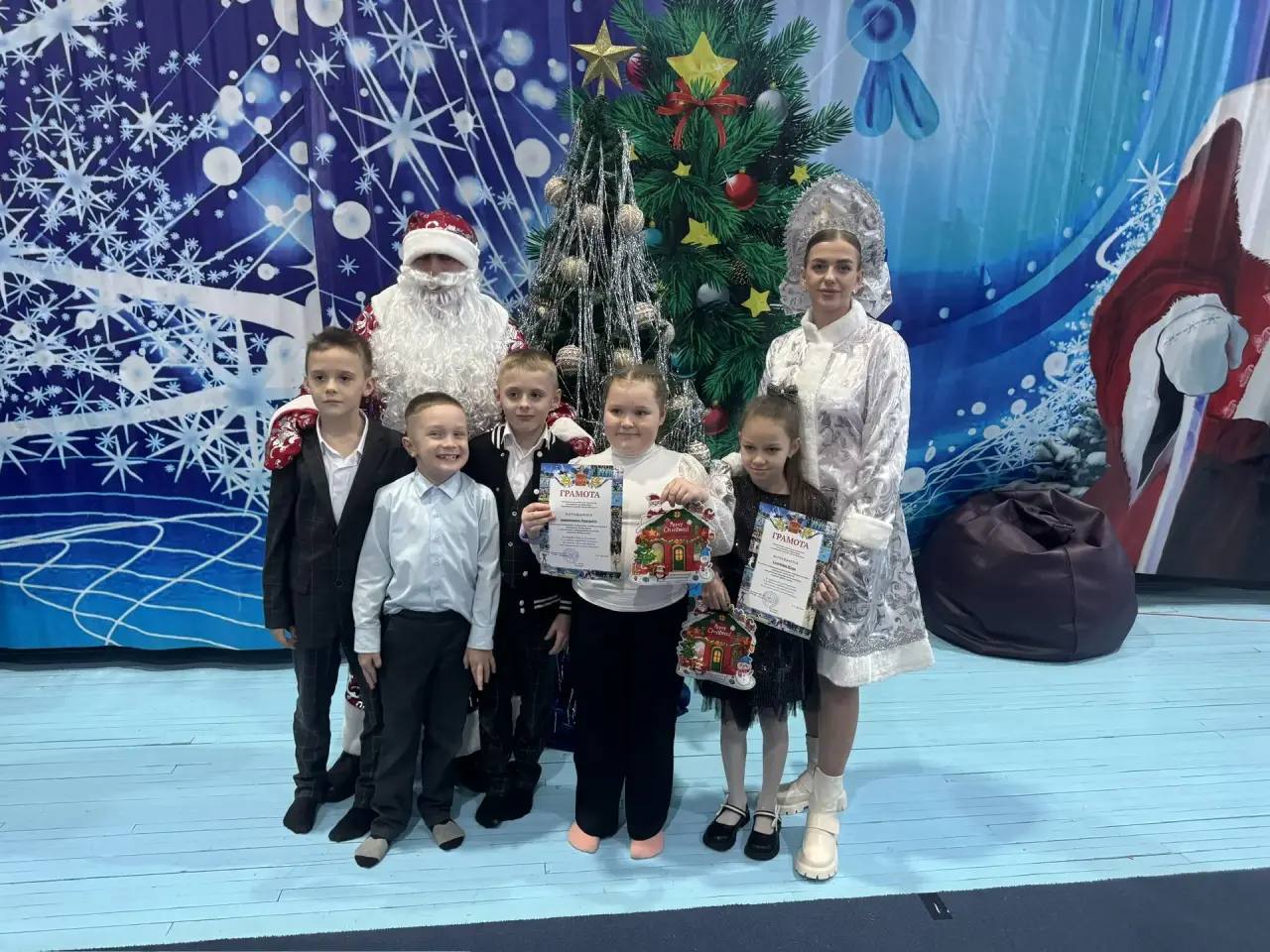 photo 5361670682674139286 y